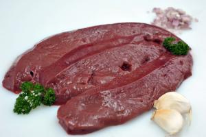 
	2 Tranches 300g &agrave; 330g

	Po&ecirc;l&eacute; avec de l'ail et du persil.

	&nbsp;

	&nbsp;&nbsp;Origine&nbsp;:&nbsp;france

	&nbsp;Conservation&nbsp;:

	- 7 jours au r&eacute;frig&eacute;rateur dans son emballage sous vide.

	-... 