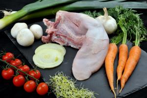 
	La pi&egrave;ce de 700 g &agrave; 750 g

	Au court bouillon accompagn&eacute;e de ses l&eacute;gumes avec ou sans sauce,

	&nbsp;

	&nbsp;Origine&nbsp;:&nbsp;france

	&nbsp;Conservation&nbsp;:

	- 7 jours au r&eacute;frig&eacute;rateur dans... 