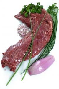 
	1 pi&egrave;ce 

	400g &agrave; 450g

	L&eacute;g&egrave;rement persill&eacute;e, tr&egrave;s go&ucirc;teuse cette viande sera se faire appr&eacute;cier des amateurs de viande rouge.

	En brochette, au four ou tout simplement sur un grill cette... 