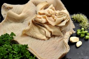 
	Le plus simplement possible à la poêle avec de l'ail  et du persil 

	ou plus traditionnellement façon à la mode de Caen.

	 Origine : france

	 

	 Conservation :

	- 7 jours au réfrigérateur dans son emballage sous vide

	- peut aussi être congelé

	 
